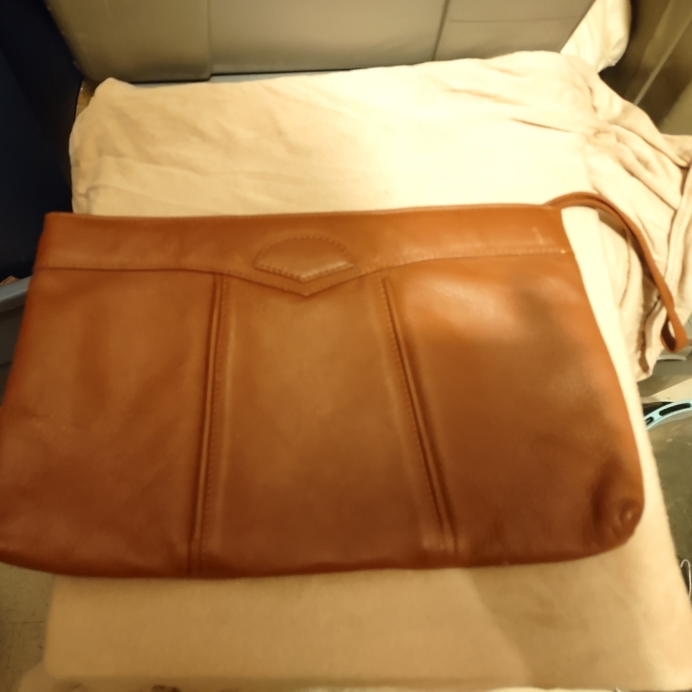 Clutch purse like new